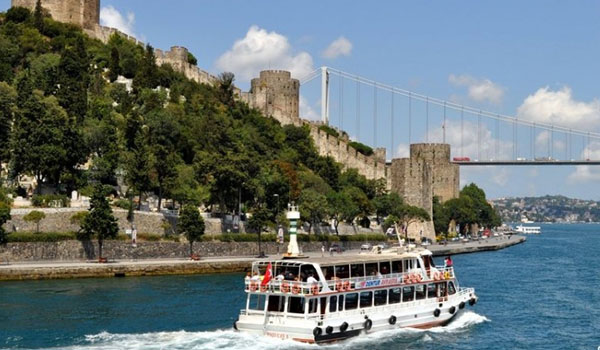 Take a boat tour down the Bosphorus