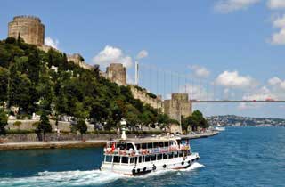 Istanbul Bosphorus and Black Sea Cruise with Lunch